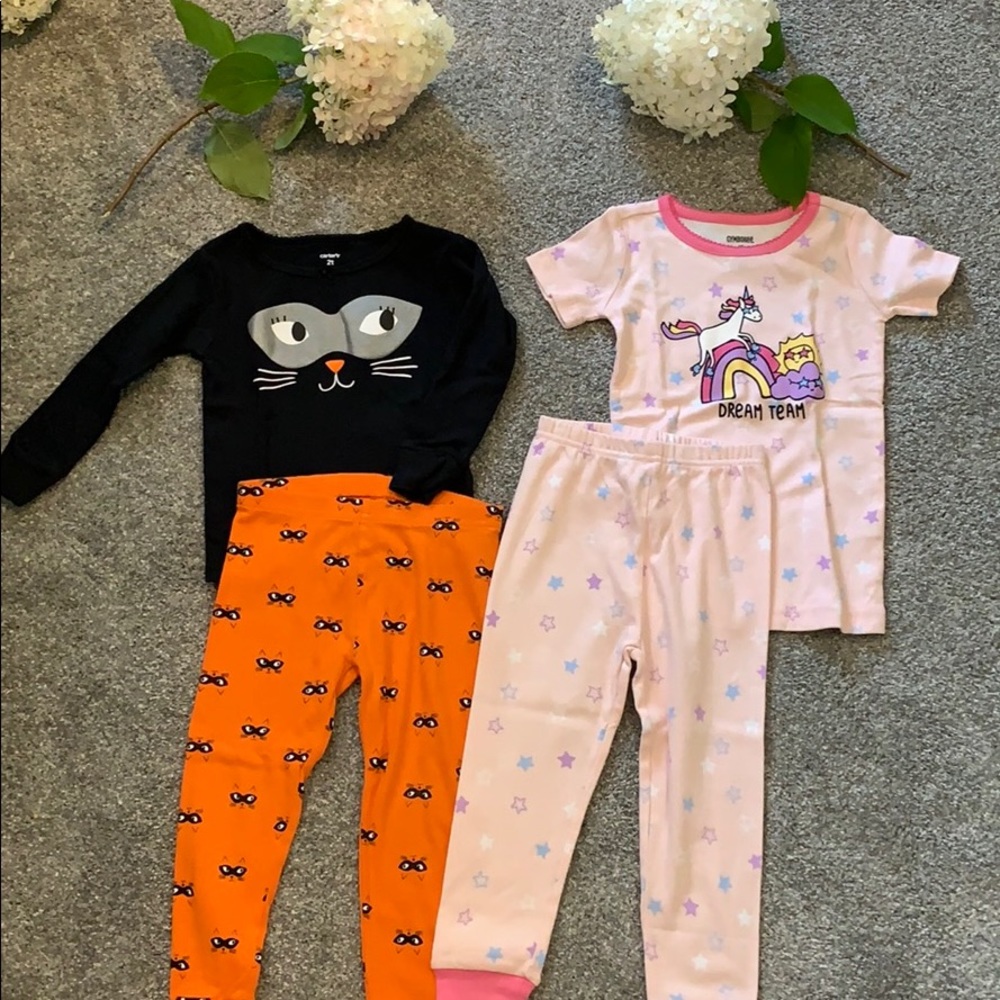 Carter’s 2T bundle pajama sets